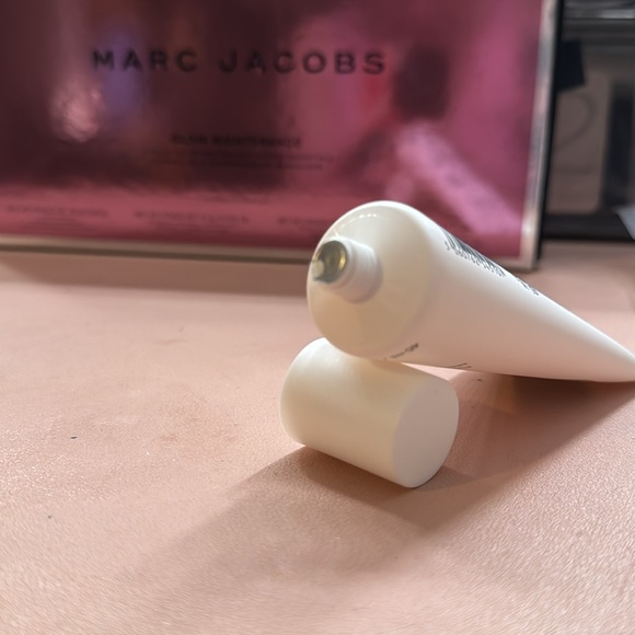 SEALED flanerie Pore Refining Exfoliator 1.52oz/45mL - Picture 4 of 4